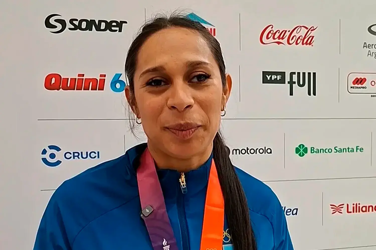 Noti Vera orgullosa de se medalla de bronce lograda en el Invencible Velódromo de Rafaela