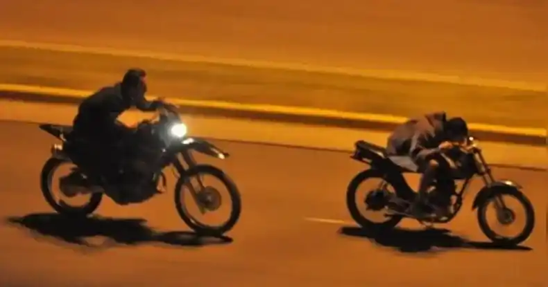 Grave choque durante una picada clandestina en Pergamino: un joven en terapia intensiva y un menor herido