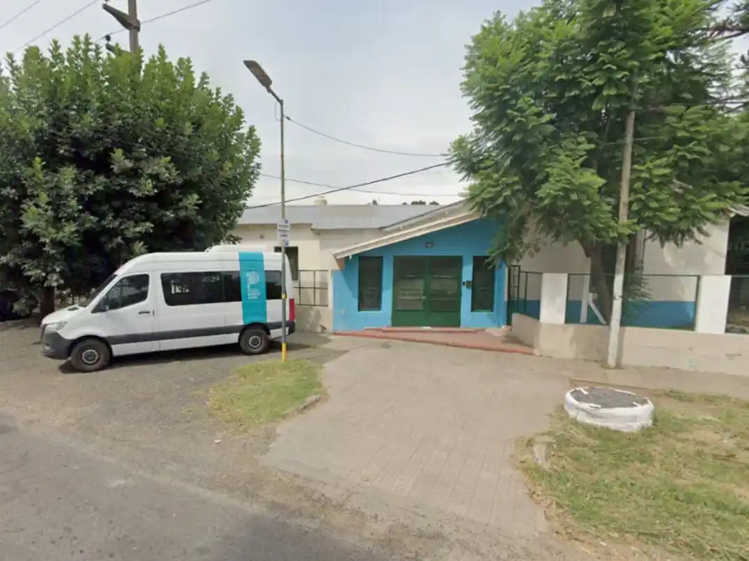 Las supuestas agresoras son madres de alumnos de la Escuela Primaria N°92 América de Gorina. (Foto: Google Street View)