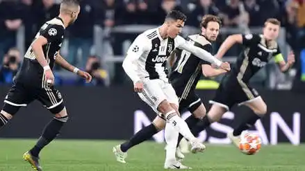 Juventus se durmió en defensa y Ajax aprovechó