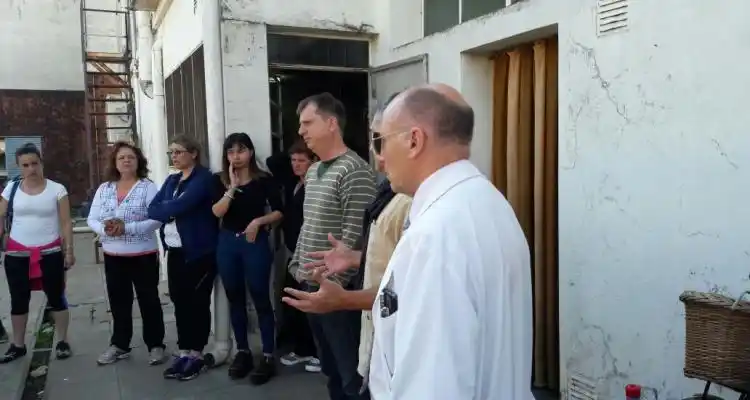 Reunión clave entre directivos y empleados de la clínica San Martín