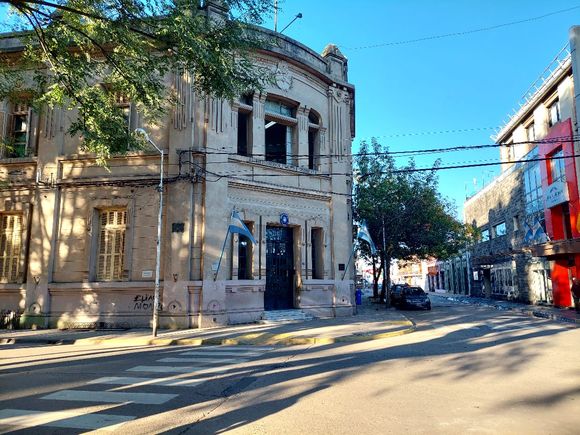 Robaron 17 computadoras de la Secundaria 8: “Forzaron el mueble y se las llevaron”