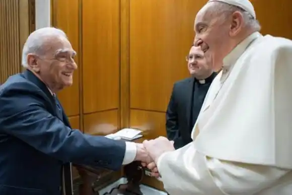 Francisco se reunió con Martin Scorsese en el Vaticano