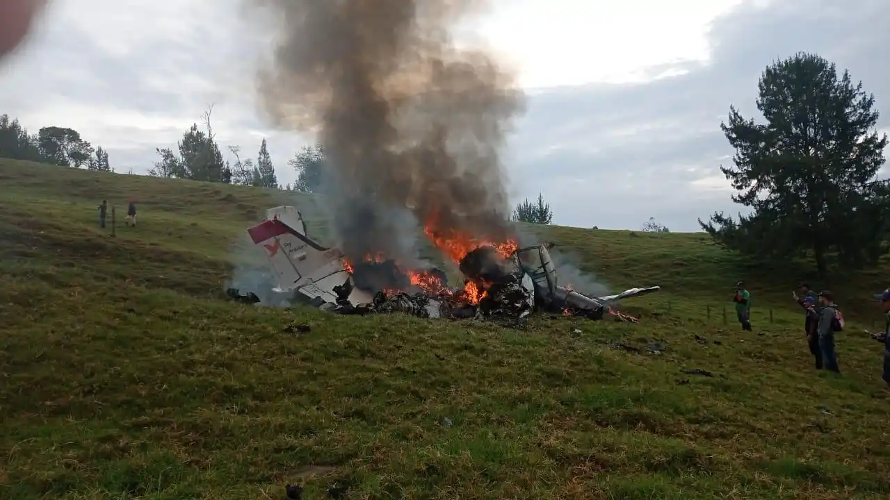 ACCIDENTE FATAL DE AEROAMBULANCIA deja 4 muertos en Colombia (+VIDEO)