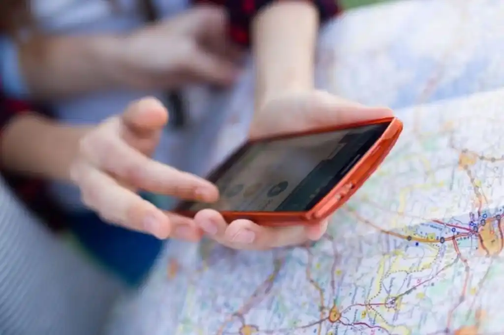 Los argentinos que viajen a países del Mercosur dejarán de pagar costos adicionales por roaming de datos.