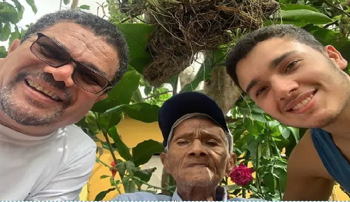 Er Conde despide a su padre con emotivas publicaciones