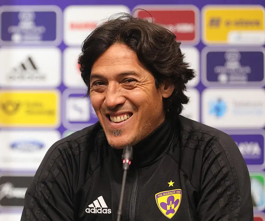 El equipo de Camoranesi se consolida en la punta