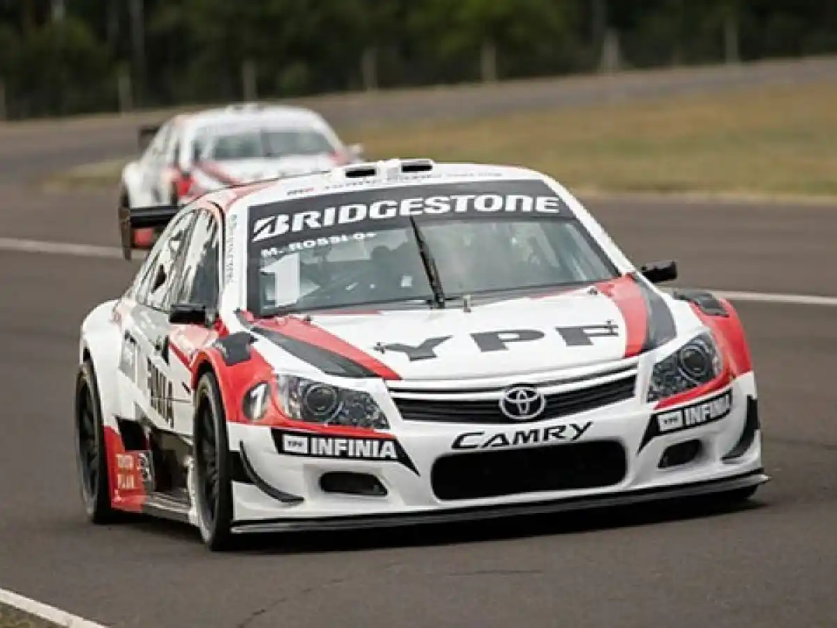 Ganó Girolami y Rossi se consagró campeón en el Top Race