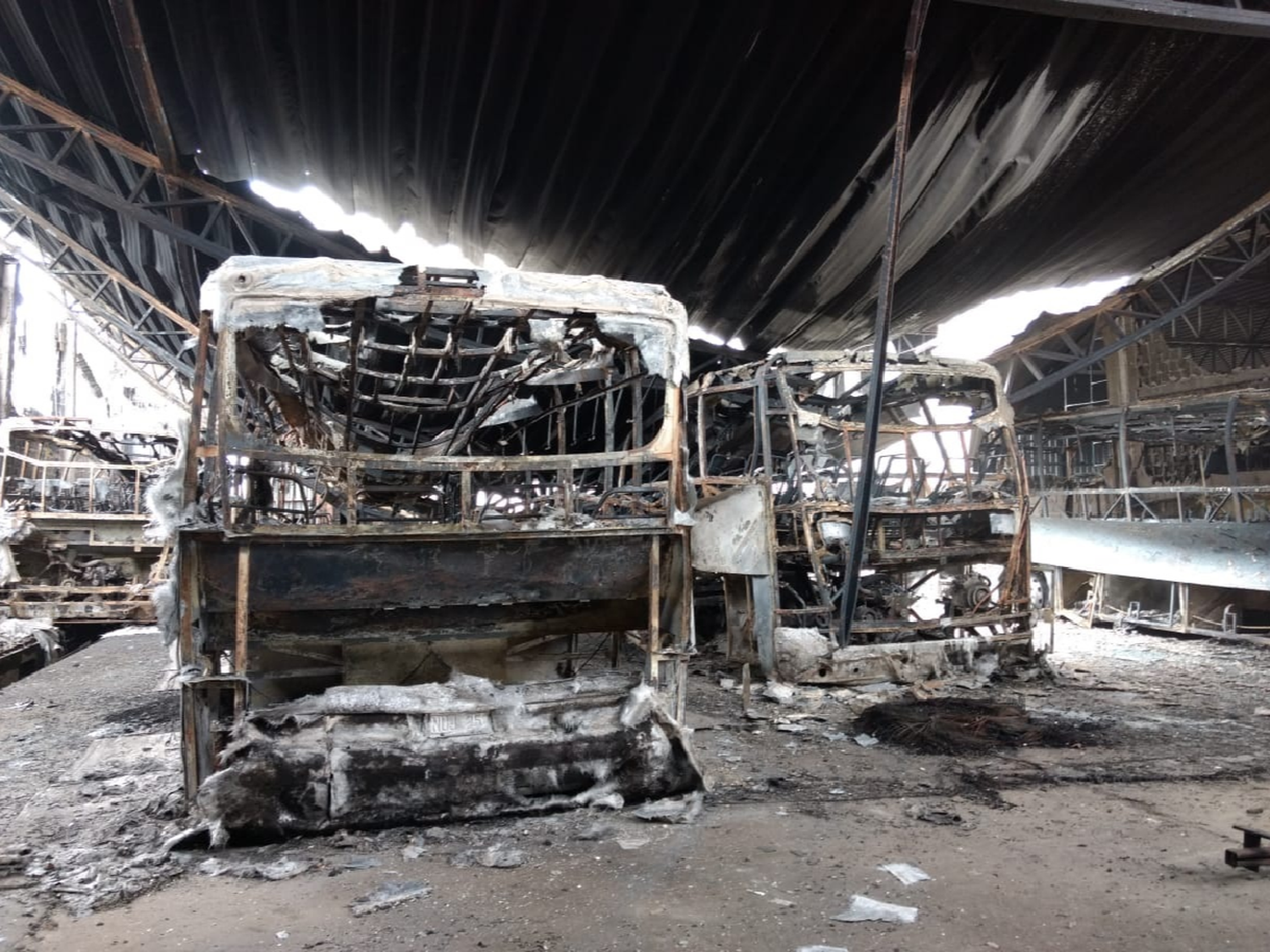 Incendio en galpón de Buses Lep: la causa ya está en manos de la Justicia