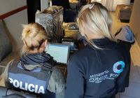 Desarticularon una red de distribución de fotos sexuales que era operada por menores