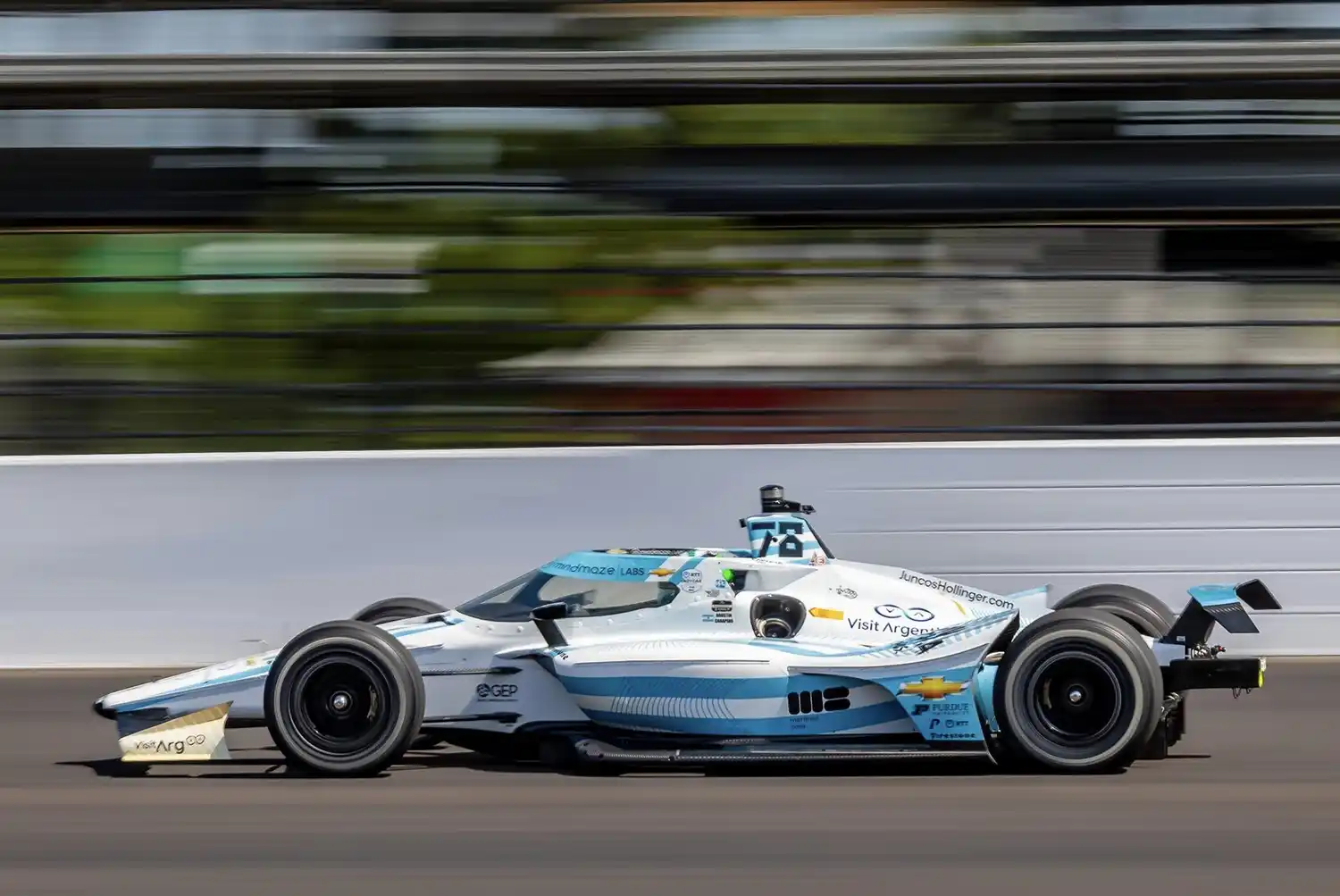 Cerca del final, Canapino chocó y tuvo que abandonar