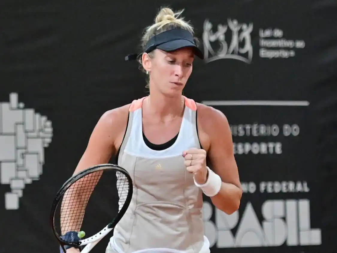 Vito venció a la brasileña Rivoli y se metió en octavos de final.