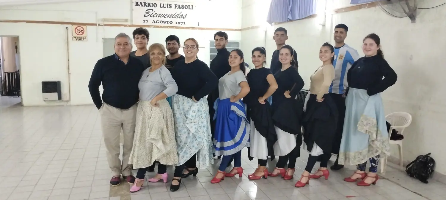 Parte del cuerpo de Ballet "La Salamanca". Crédito: RADIO RAFAELA