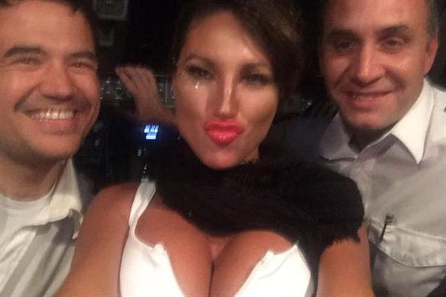 Lo que faltaba: Vicky Xipolitakis hizo despegar un avión de Austral en Aeroparque