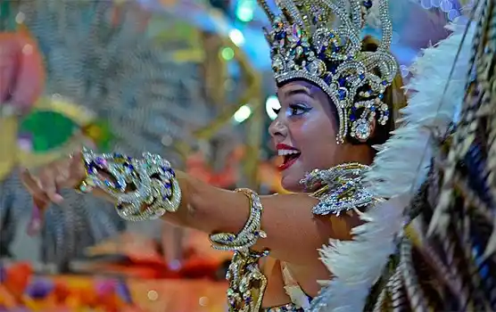Se enteró que era la nueva Reina del Carnaval en el colectivo 