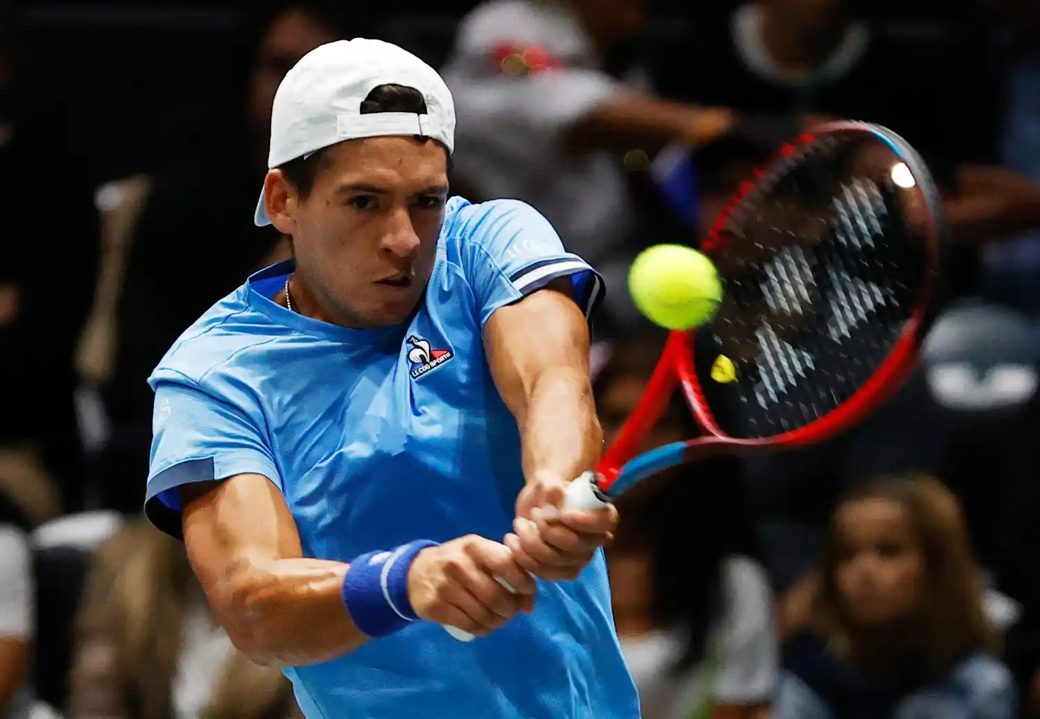 Báez cayó en tres sets.