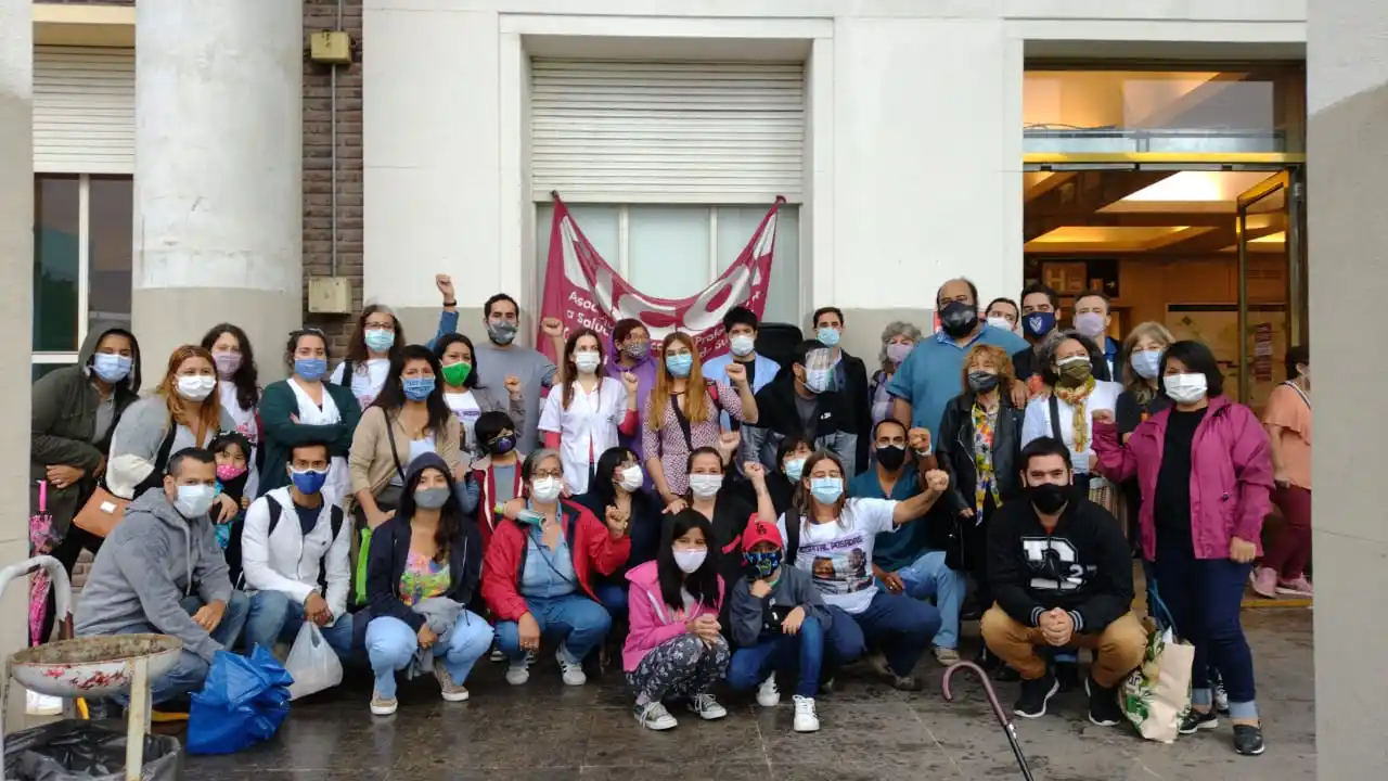 A un año de su muerte, trabajadores del Hospital Posadas encabezaron un acto en homenaje a Antonio Barrera