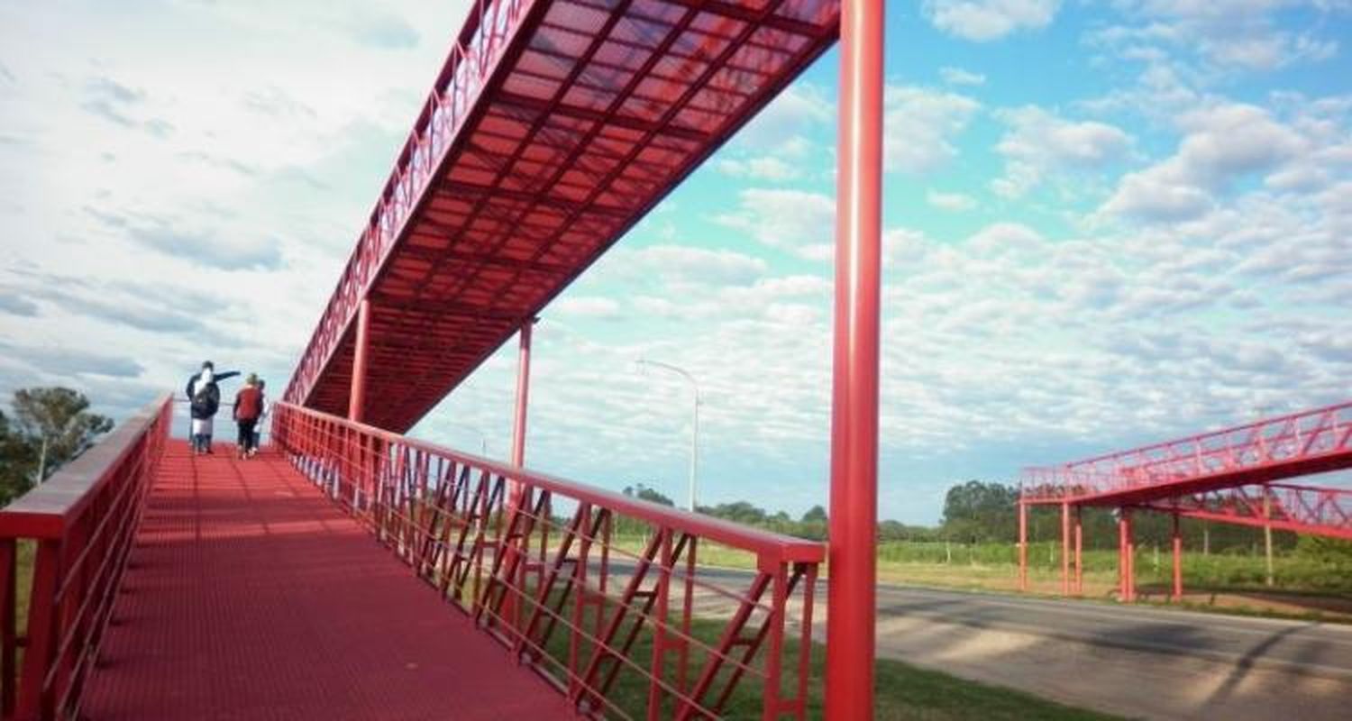 El puente, también para motos y bicis