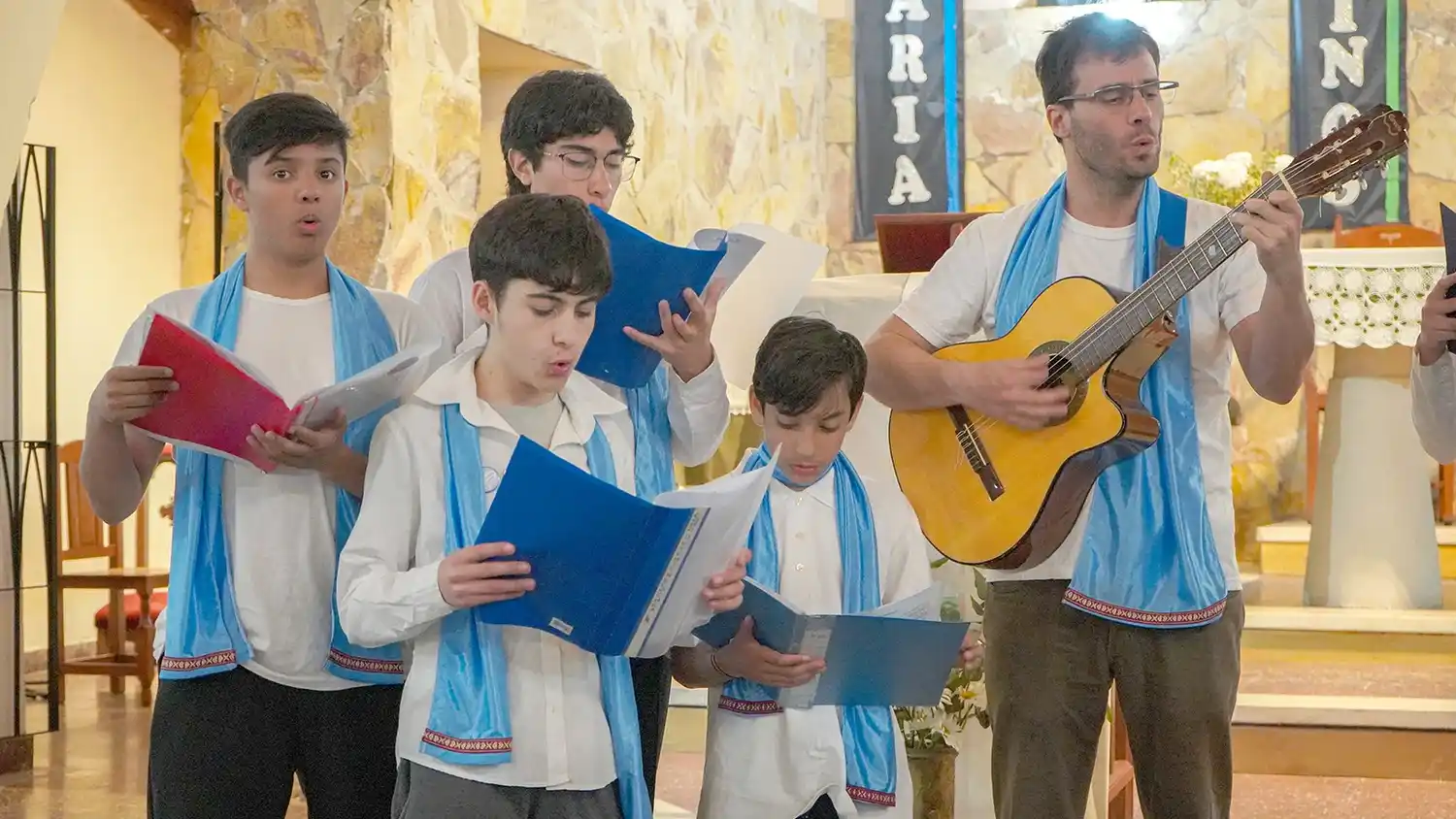 Anoche. Coros locales y de distintas provincias durante el concierto apertura de la Coraliada 2025