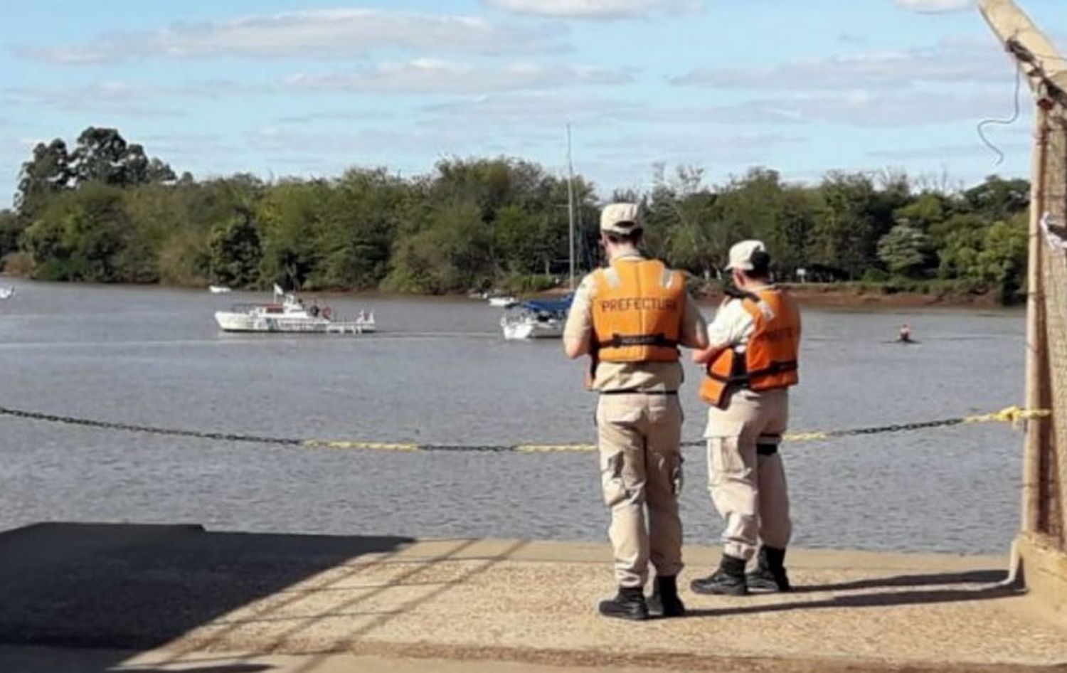 Dos prefectos y un civil fueron detenidos por un caso de abuso sexual en la costa del Uruguay