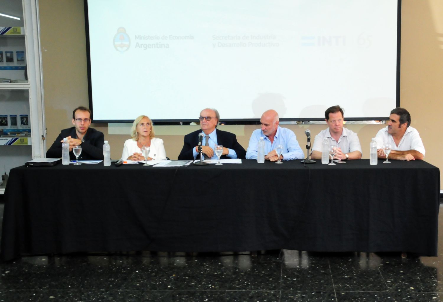 En Tandil, de Mendiguren señaló que la ciudad es un ejemplo para cambiar la matriz productiva