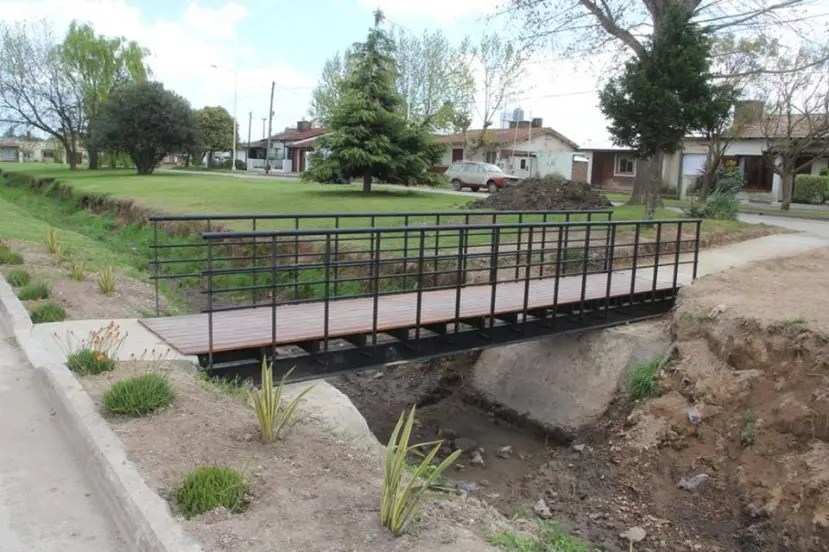 LOBERIA: Habilitaron nuevo puente peatonal en el barrio Obrero