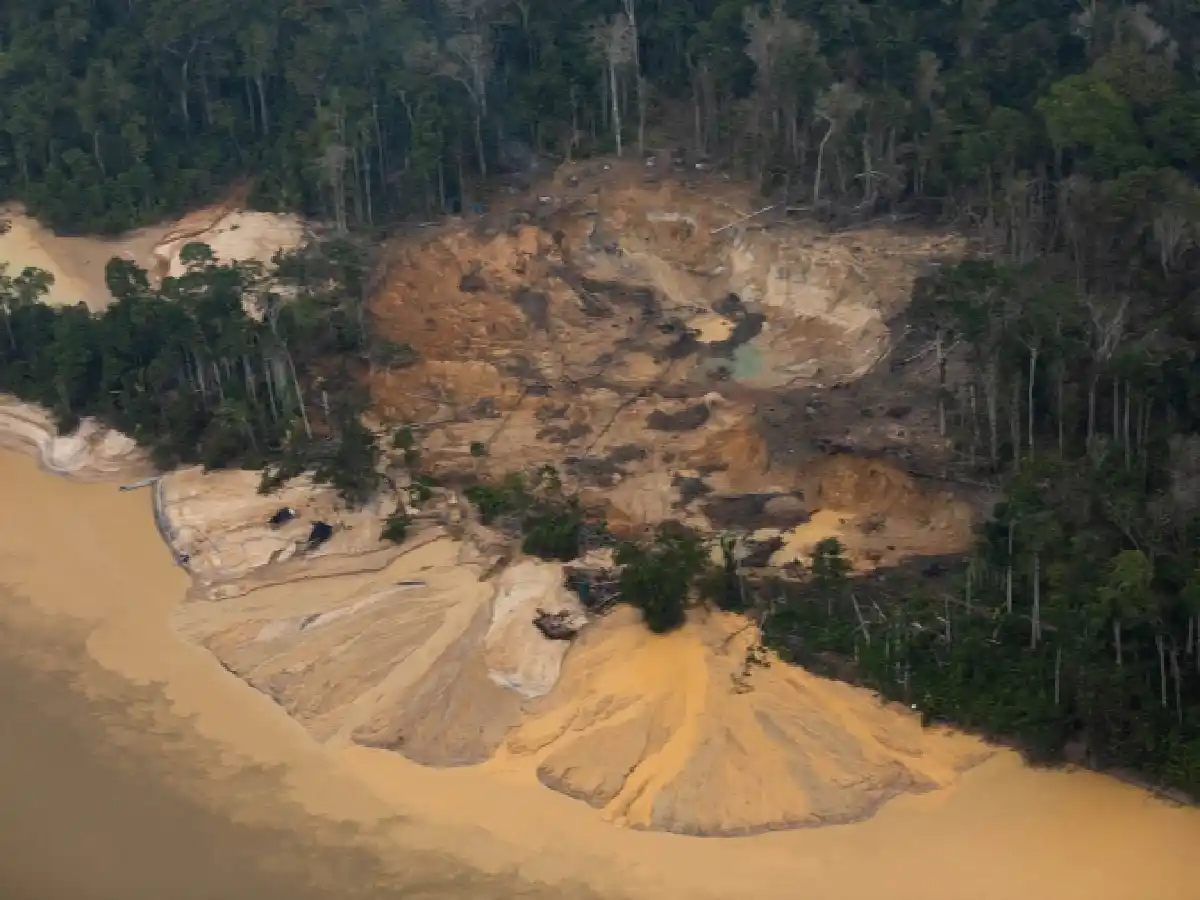 Brasil: las mafias de la minería ilegal causan devastación en tierras indígenas