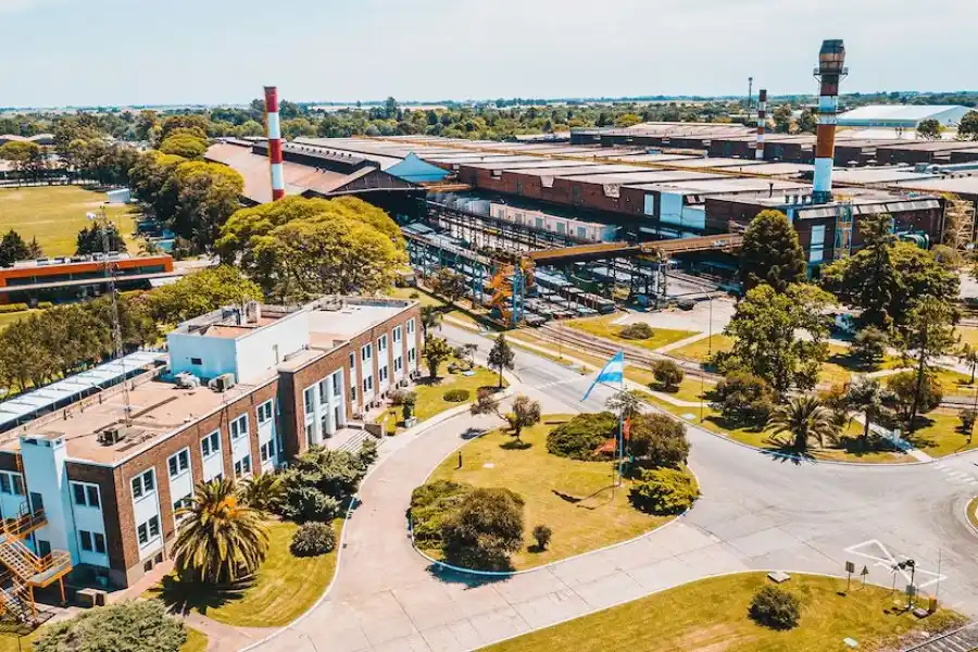 Por caída de ventas, Acindar frena la producción en su planta de Santa Fe y hay más de 700 trabajadores afectados