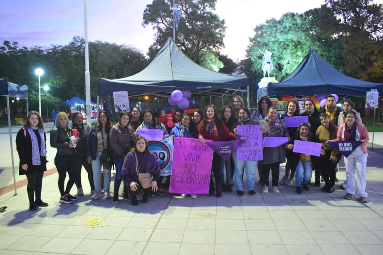 “Ni una menos”: con gran convocatoria se realizó un nuevo encuentro 
en la plaza San Martín