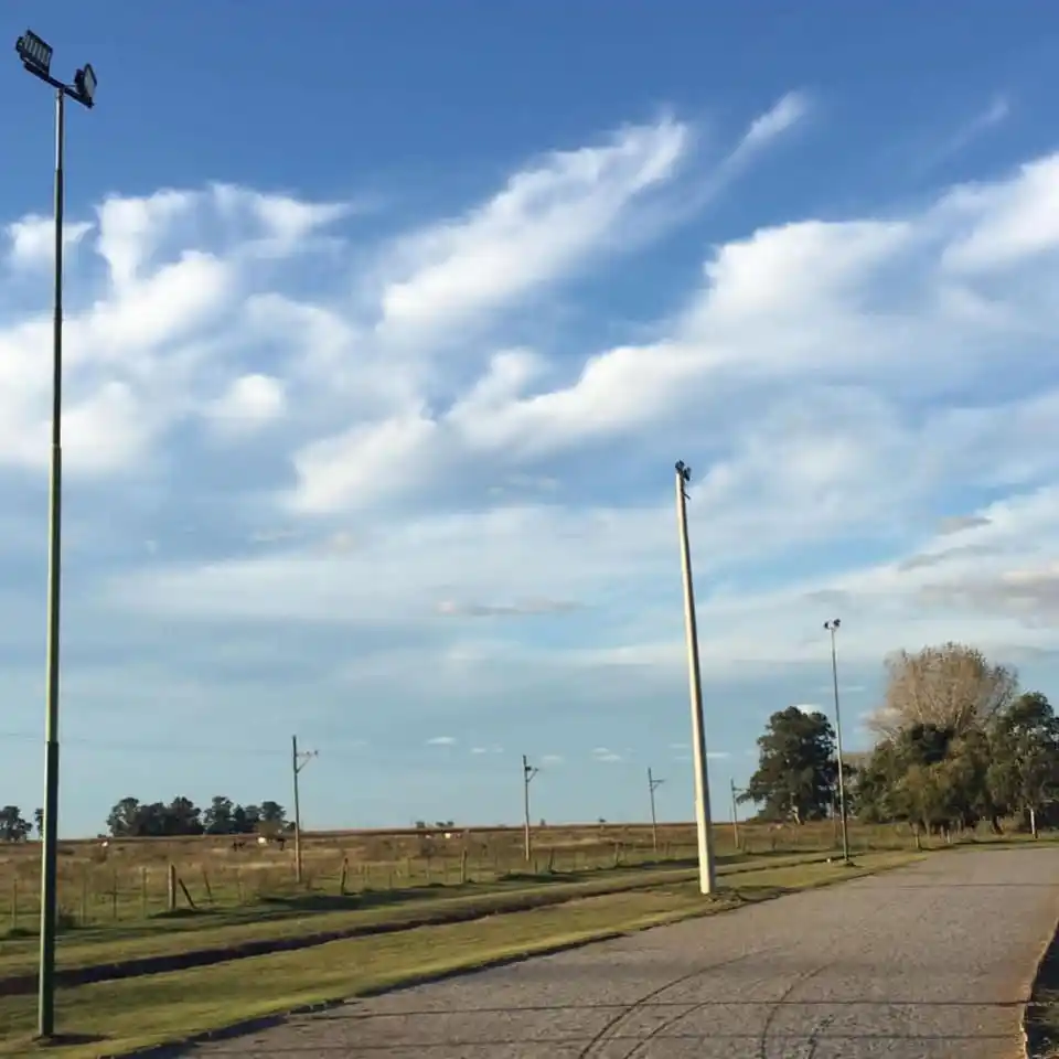 Nueva iluminación led en el Polideportivo de Pila: Importante inversión en infraestructura y materiales deportivos