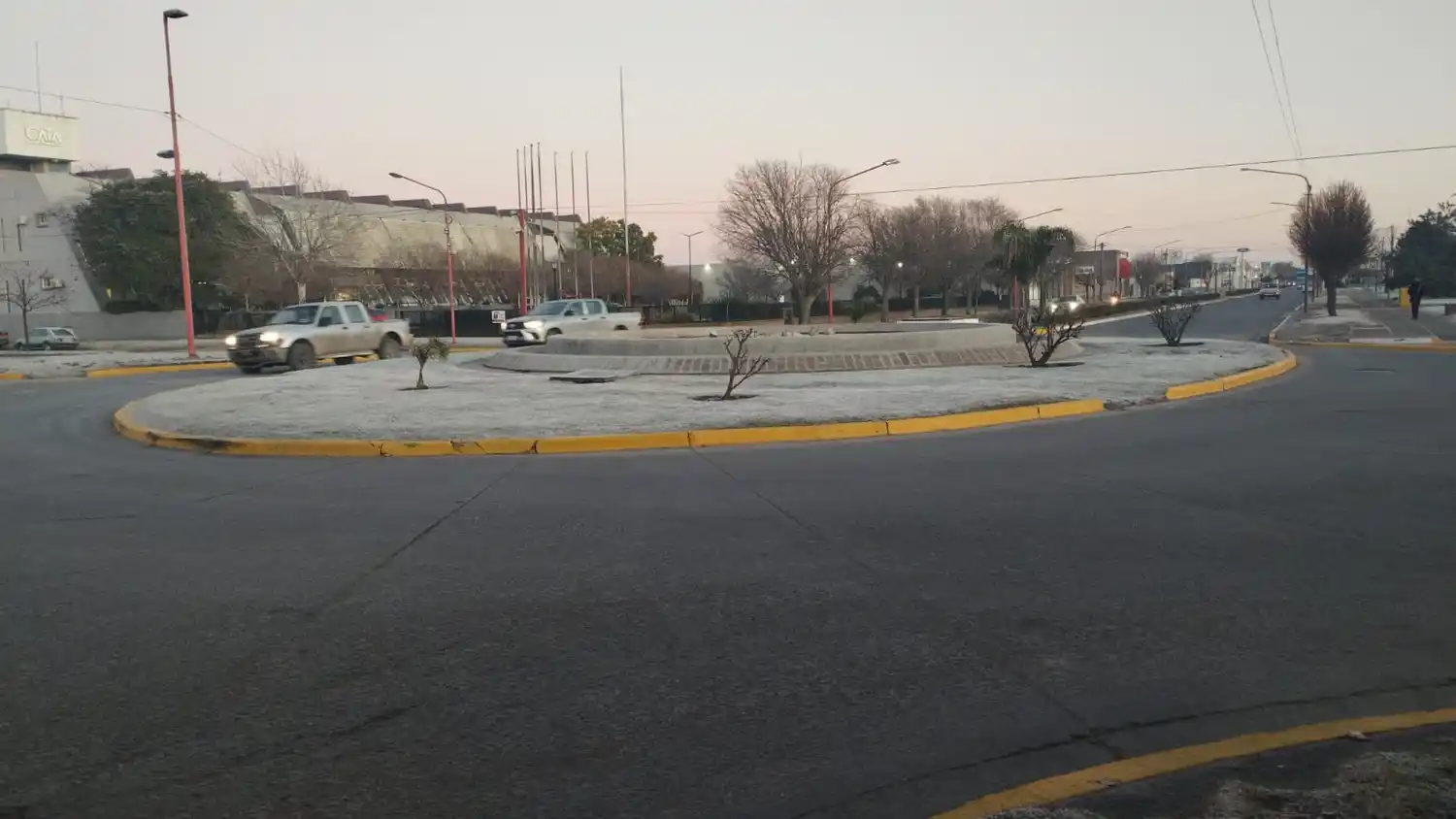 Tres Arroyos amaneció teñida de blanco por la helada