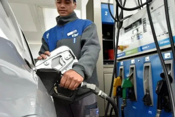 YPF aumentó un 6% promedio los combustibles: es la quinta suba del año