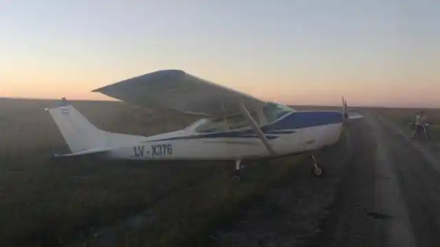 Avioneta se habría quedado sin nafta y aterrizó: Buscan al piloto