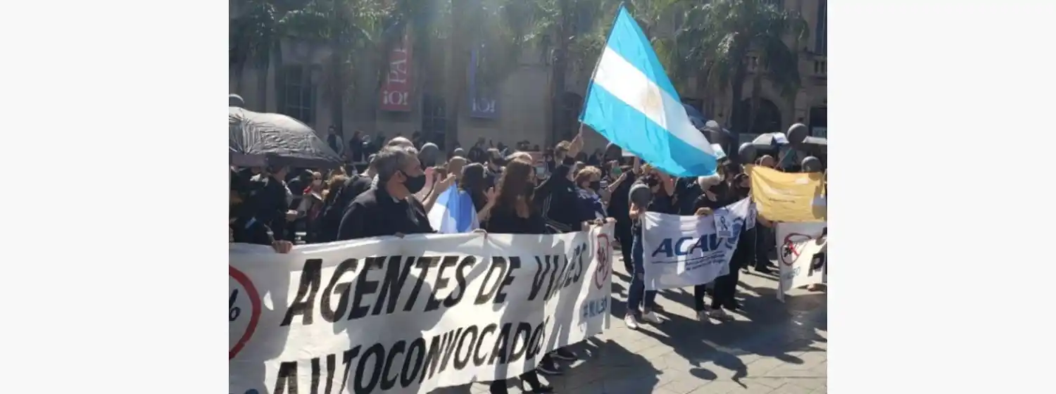 Trabajadores del turismo preparan una movilización para el próximo lunes