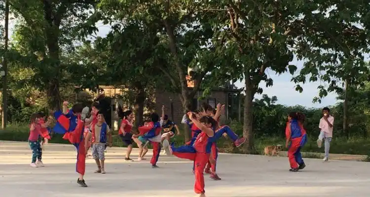 Música en el nuevo Playón del Hogar Benefactora
