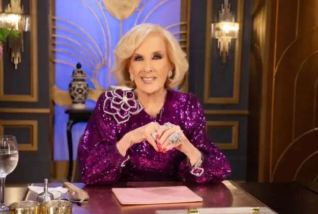 Cumpleaños 98: “Si fuera socióloga lo estudiaría: qué pasa con Mirtha Legrand que todo el mundo la quiere y la trata bien”
