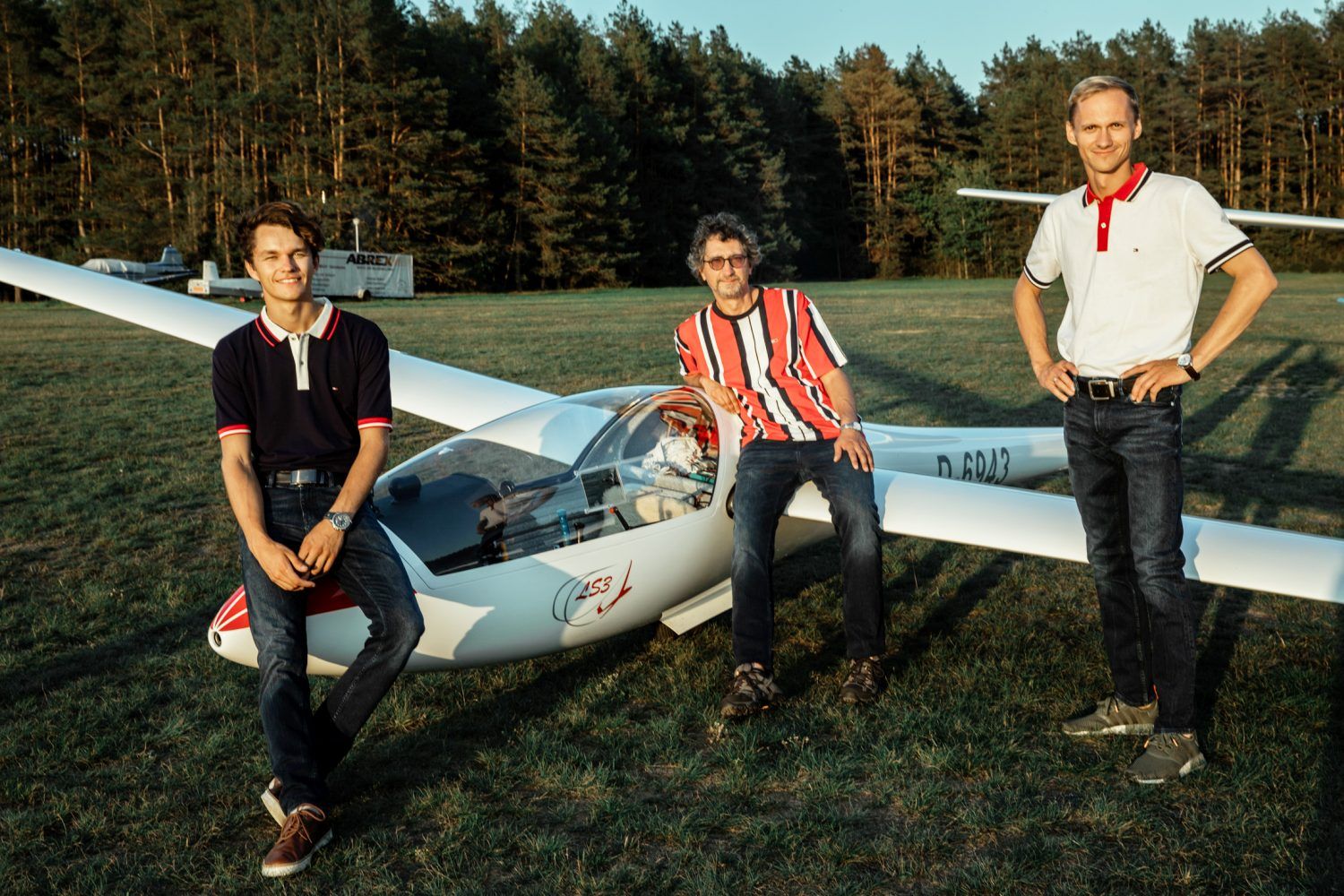 Lithuanian Aviators Seek to Make History with Engineless Glider Flight Across Europe