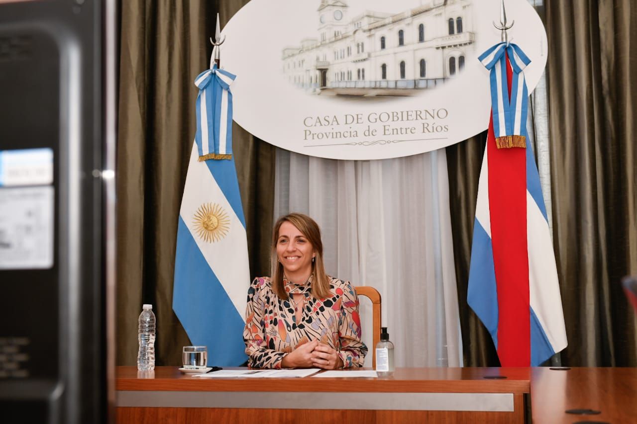 La vicegobernadora Stratta participó de la capacitación docente del Senado Juvenil