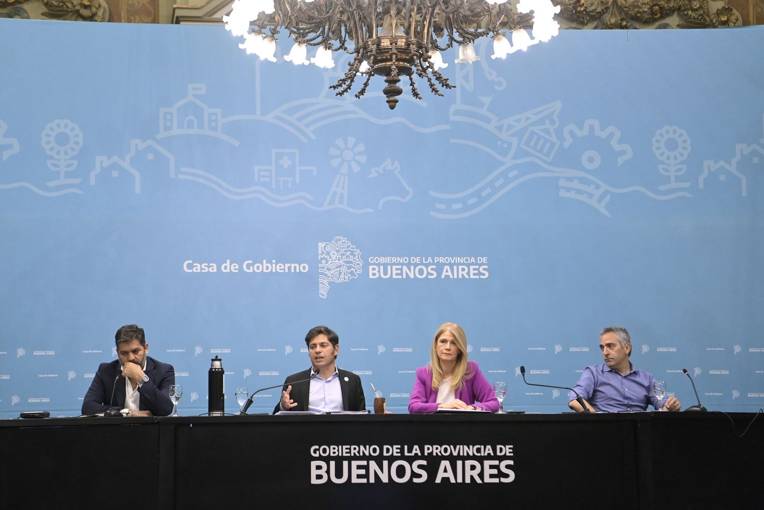 Kicillof anunció que la Provincia tiene intenciones de quedarse con el control de Aerolíneas Argentinas