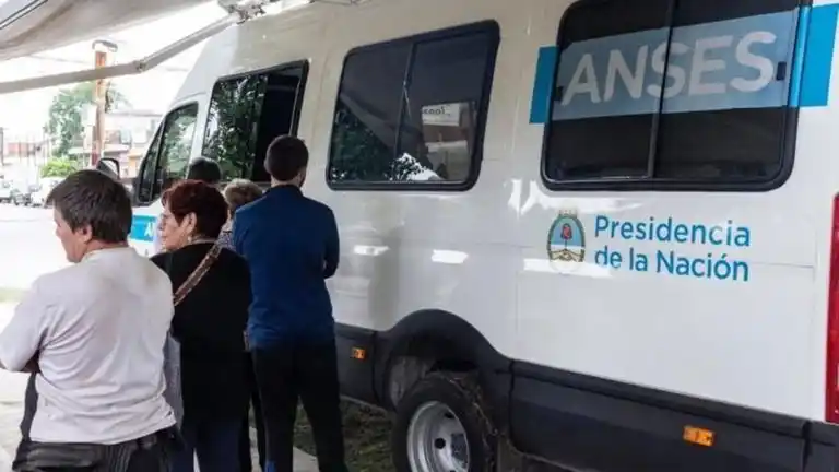 Personal de Pami y Anses llegarán a los barrios para colaborar con trámites y asesoramiento. Foto ilustrativa.