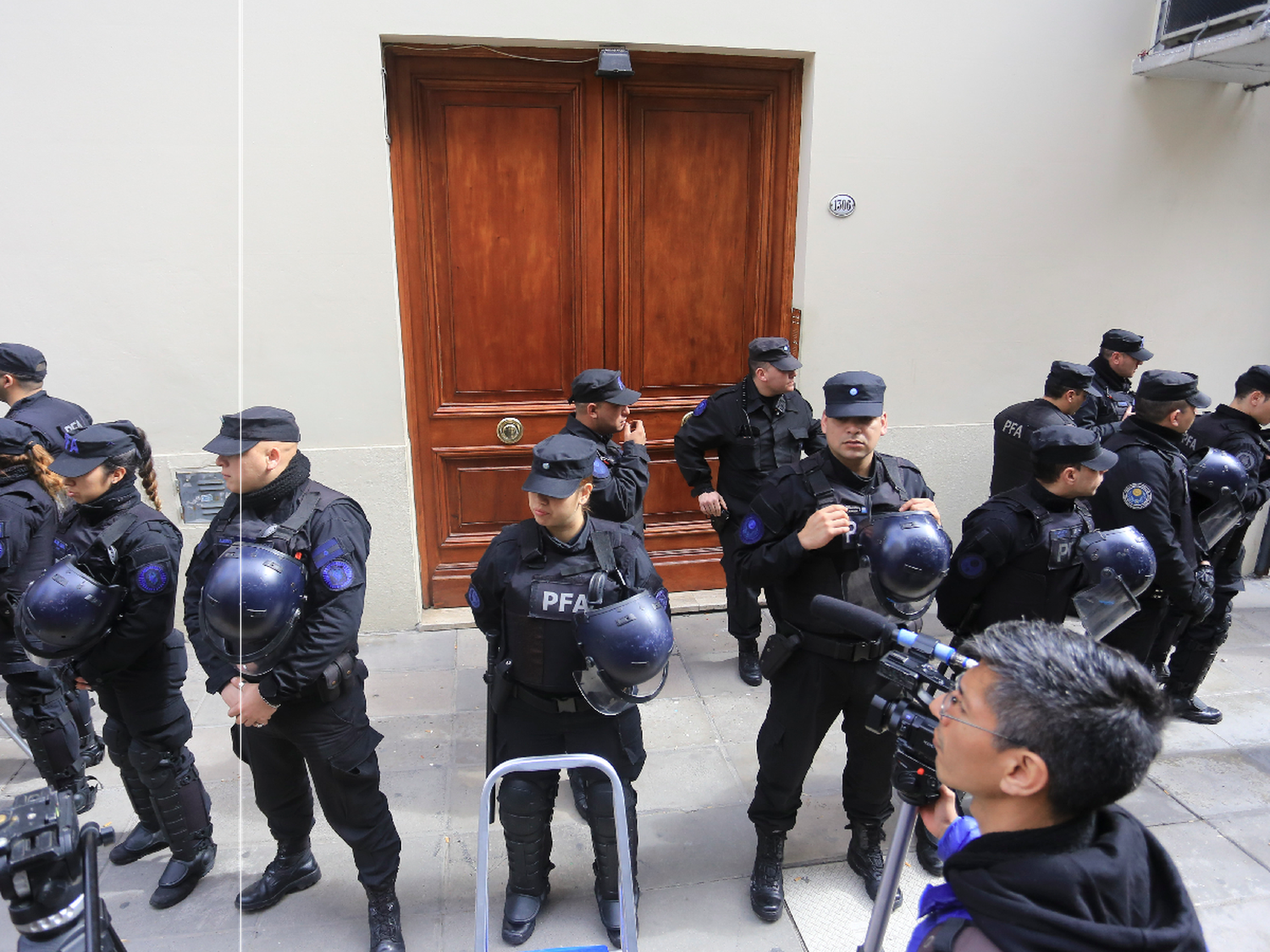 Tras el aval del Senado, allanaron las propiedades de Cristina en Recoleta y Río Gallegos