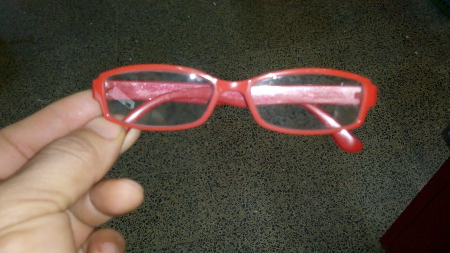 Lentes encontrados en calle Pellegrini