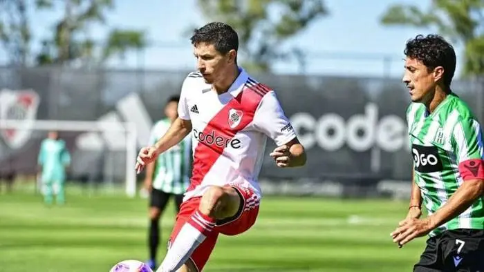 River venció a Racing de Montevideo  antes del debut en la Liga Profesional
