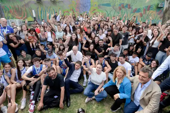 Cierre de campaña de Fuerza Patria: Kicillof dijo que el gobierno de Milei es una "estafa de TikTok"