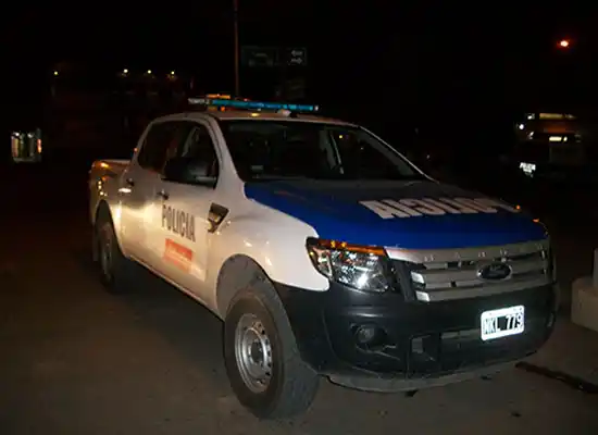 Balean a un hombre delante de su esposa durante un robo en Castelar