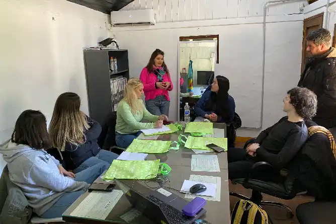 Estudiantes de hotelería realizan prácticas profesionalizantes en el área de Turismo municipal