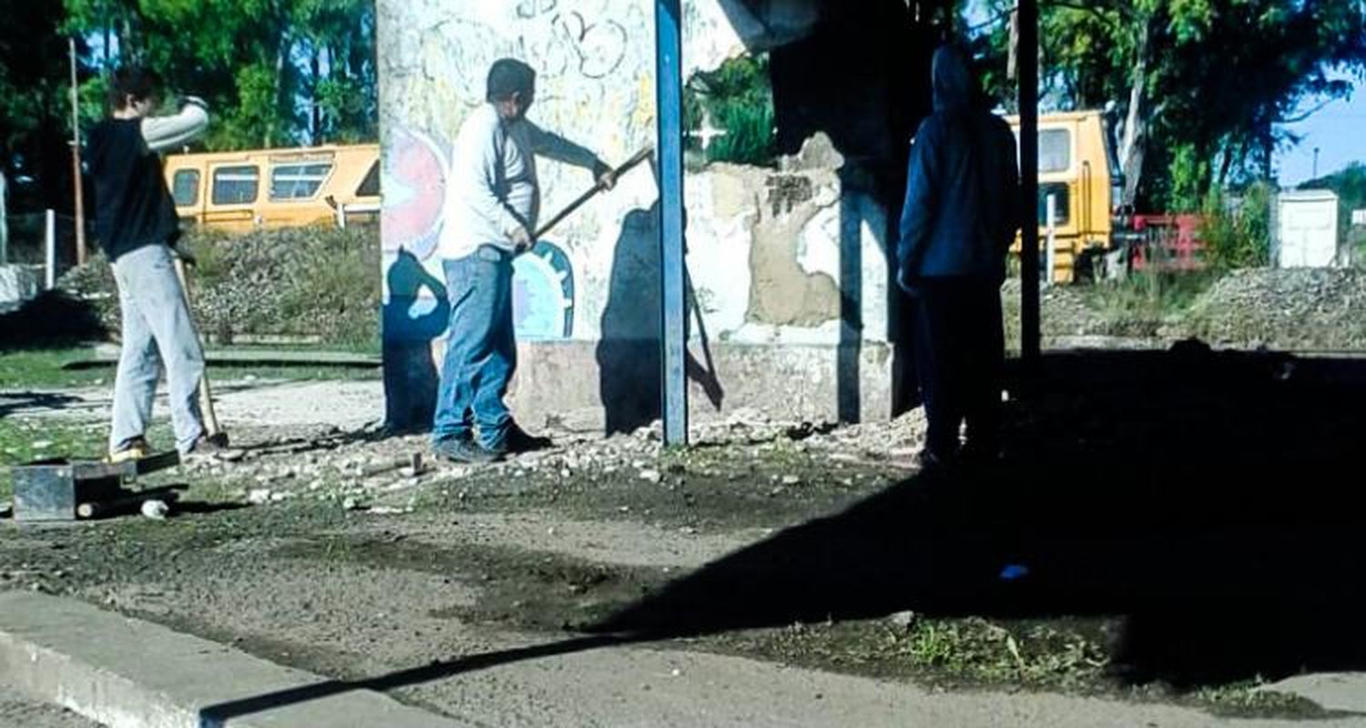 Estación: Colocarán andenes de fenólico para que el tren pare en San Pedro