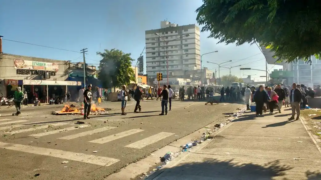 Tragedia en recital del Indio en Olavarría: Tras incidentes en la terminal, disponen micros para los varados