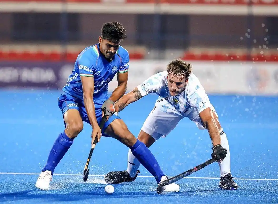 Joaquìn Puglisi en su debut ante India.