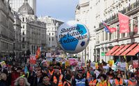 Casi medio millón de británicos participó en una huelga histórica por mejores salarios
